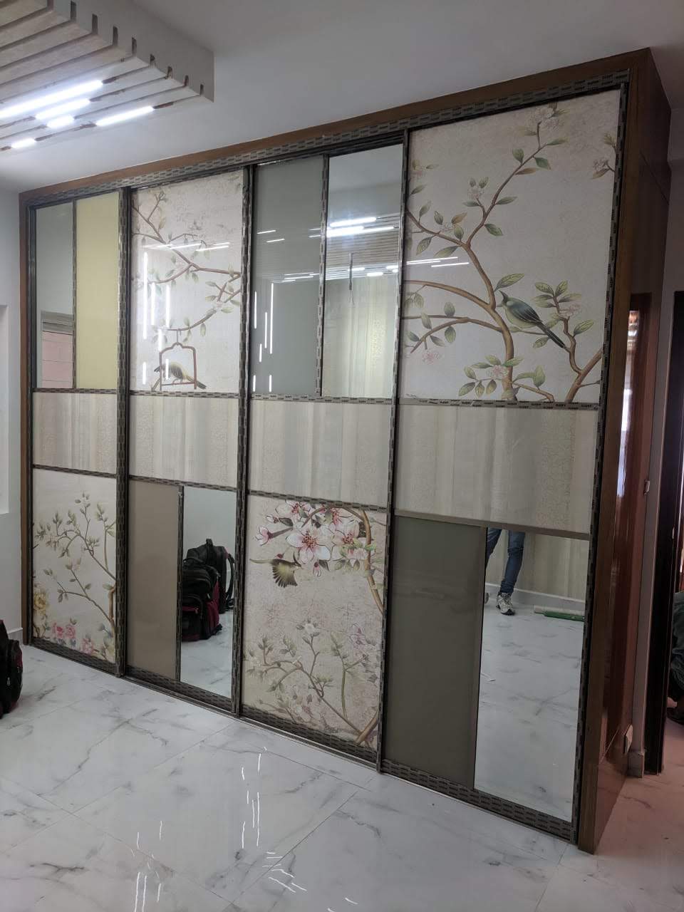 select-your-lacquer-glass-wardrobe-today-in-gurgaon-largest-manufacturing-brand-in-gurugram-gurgaon-india